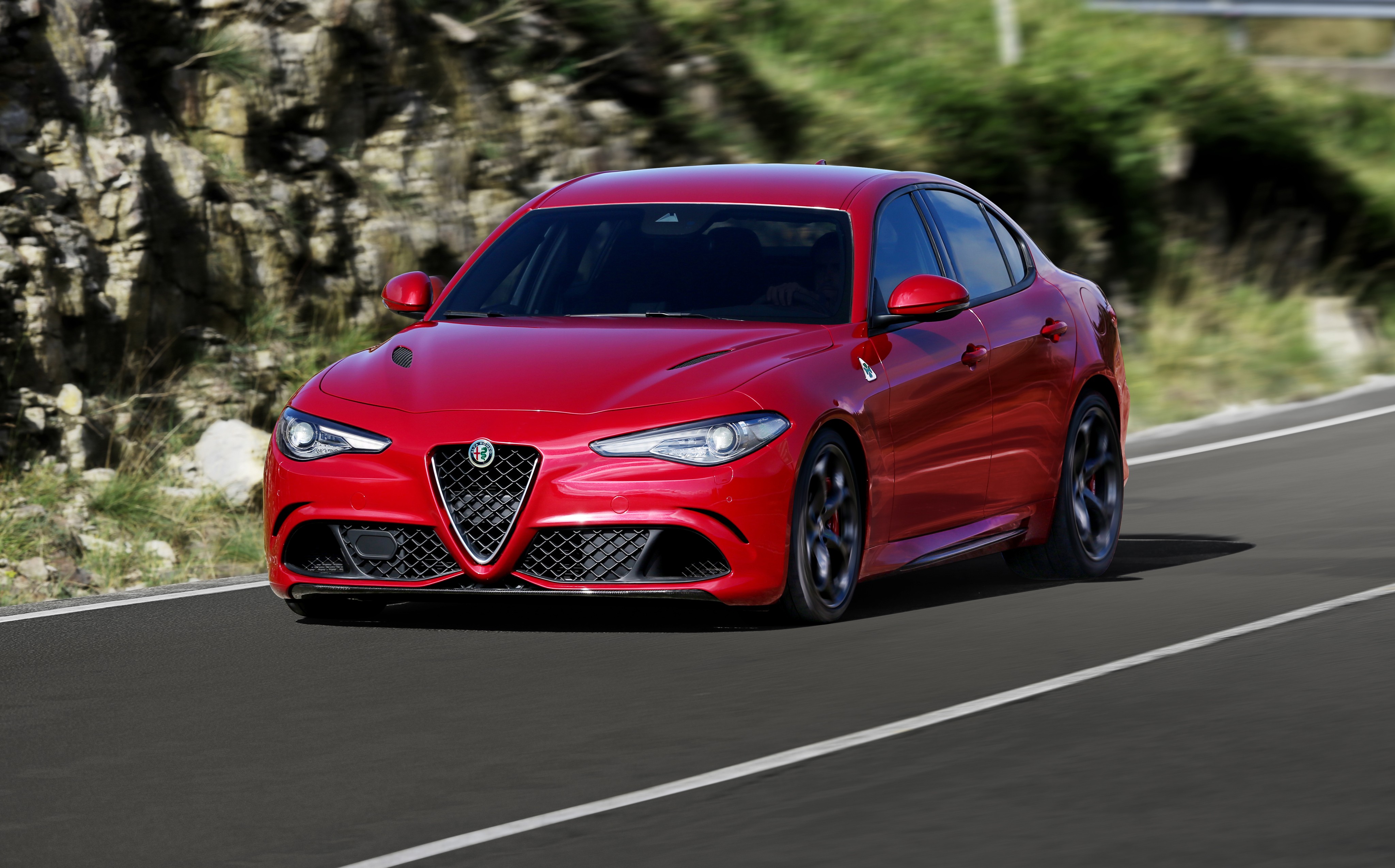 Alfa Romeo Giulia Quadrifoglio photo 9