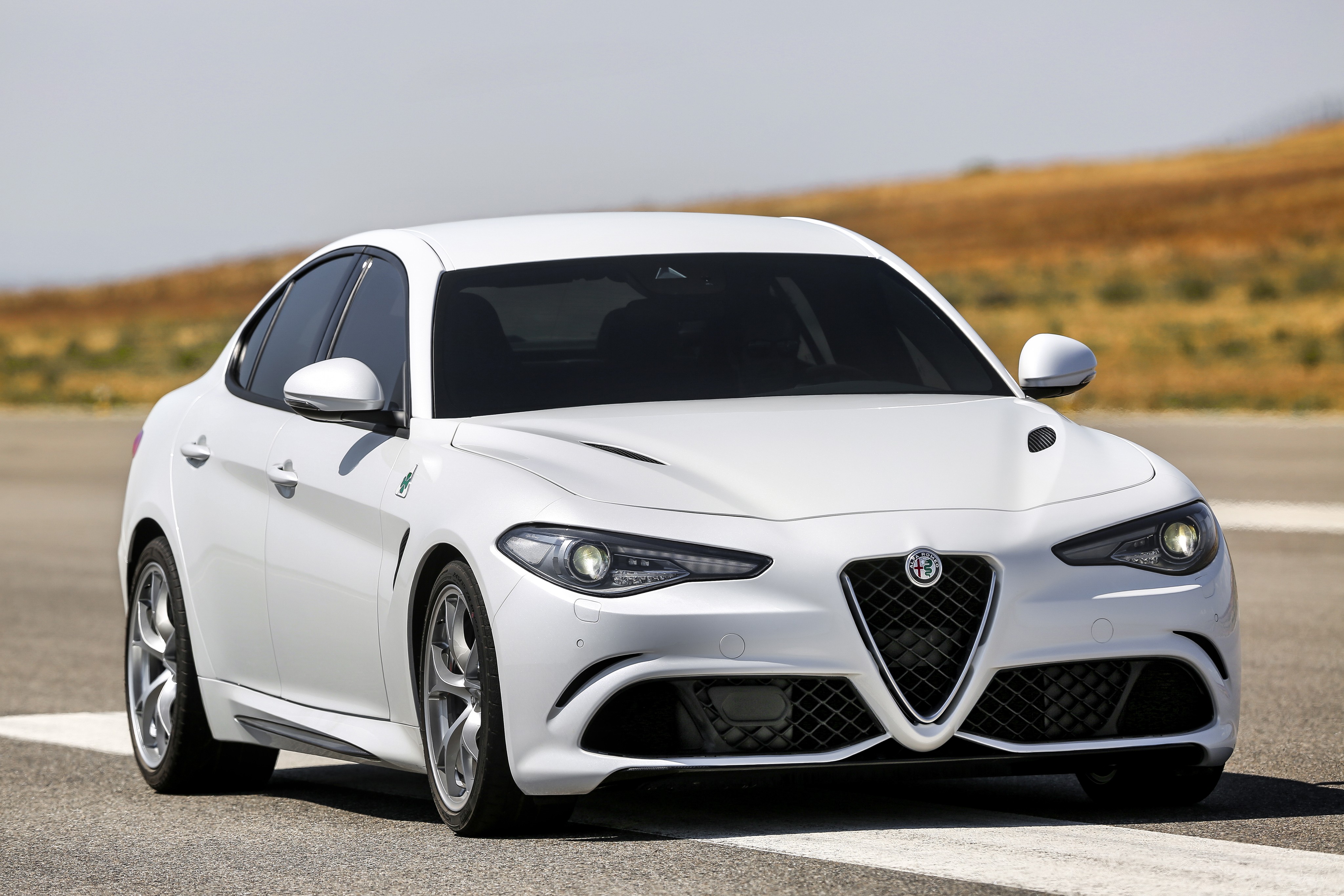 Alfa Romeo Giulia Quadrifoglio photo 12
