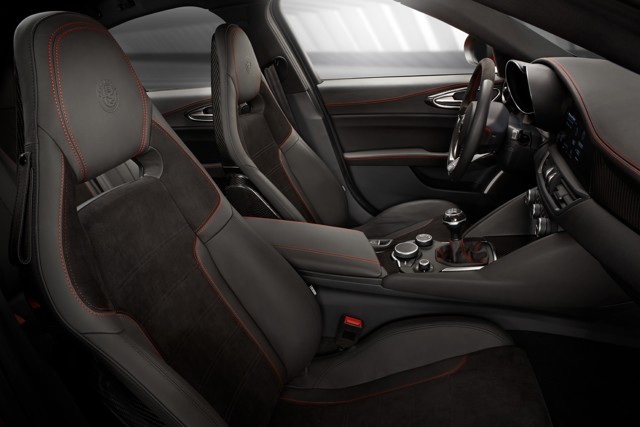 Alfa Romeo Giulia Quadrifoglio photo 53