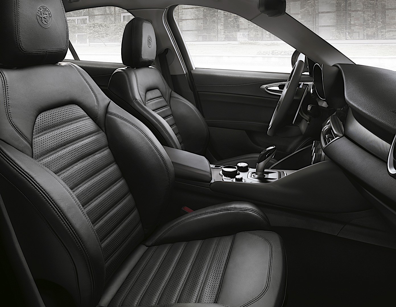 Alfa Romeo Giulia Veloce photo 28