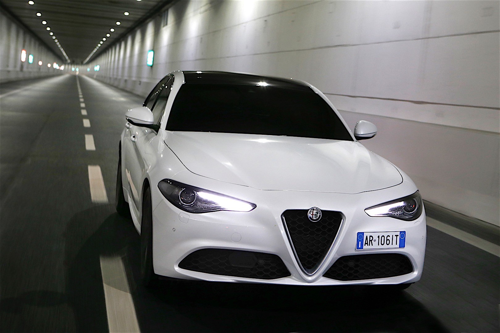 Alfa Romeo Giulia photo 9