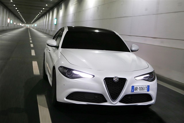 Alfa Romeo Giulia foto 9