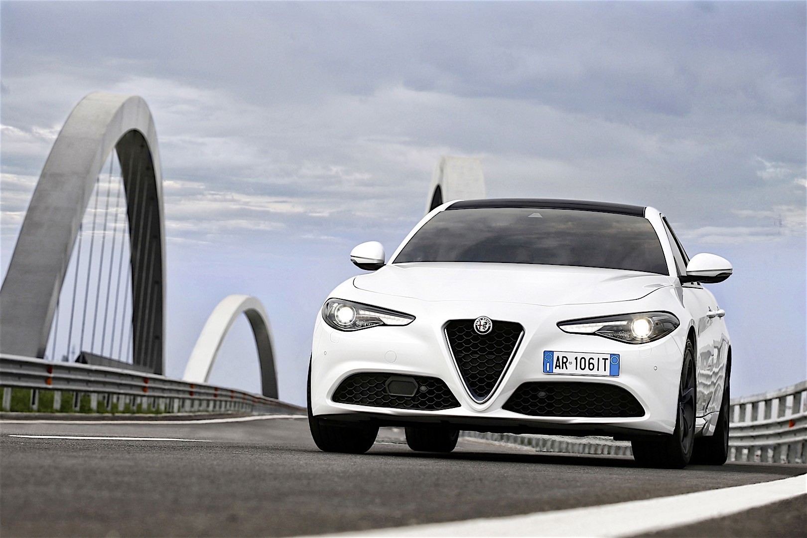 Alfa Romeo Giulia photo 10