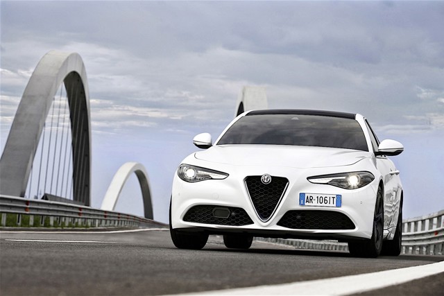 Alfa Romeo Giulia foto 10