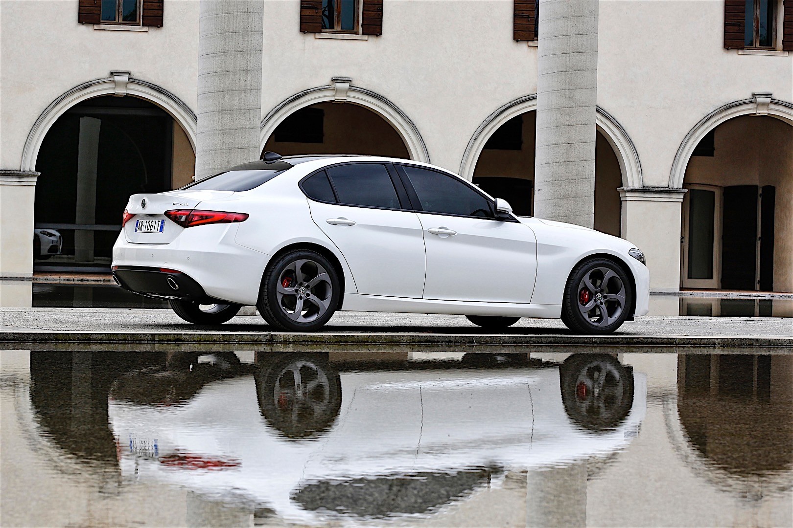 Alfa Romeo Giulia photo 15