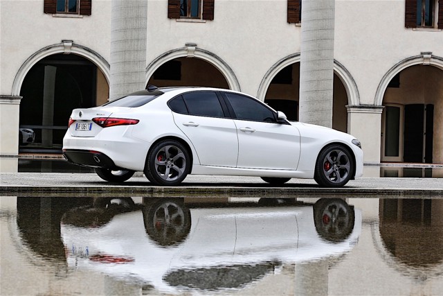 Alfa Romeo Giulia foto 15