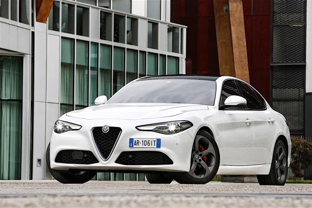 Alfa Romeo Giulia foto 17