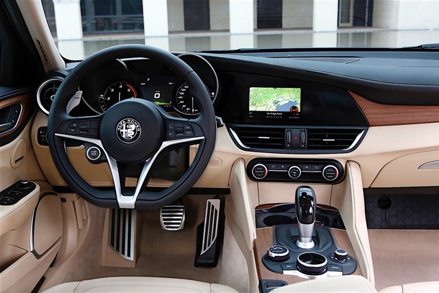 Alfa Romeo Giulia foto 29