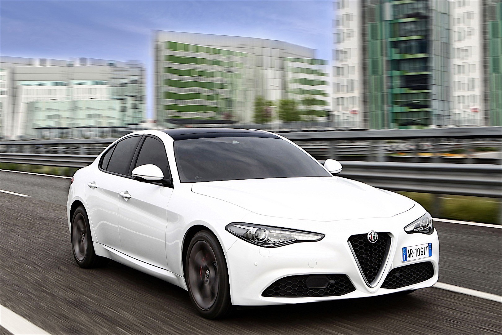 Alfa Romeo Giulia photo 18