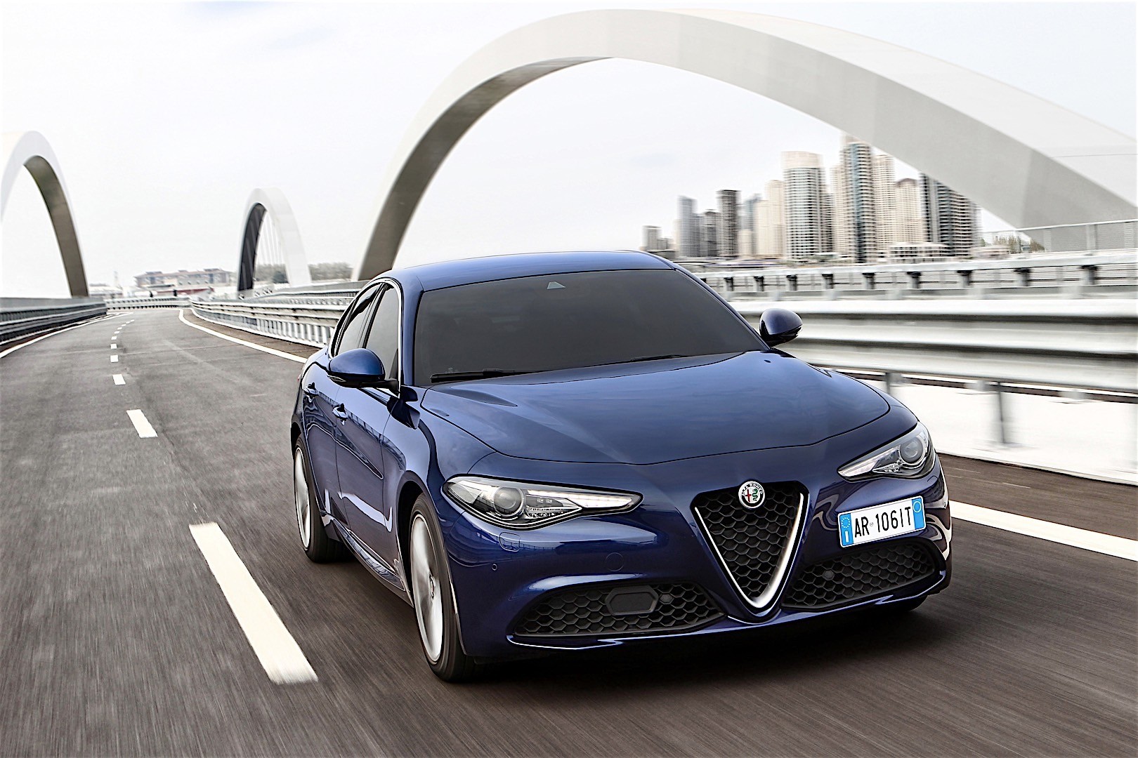 Alfa Romeo Giulia photo 4