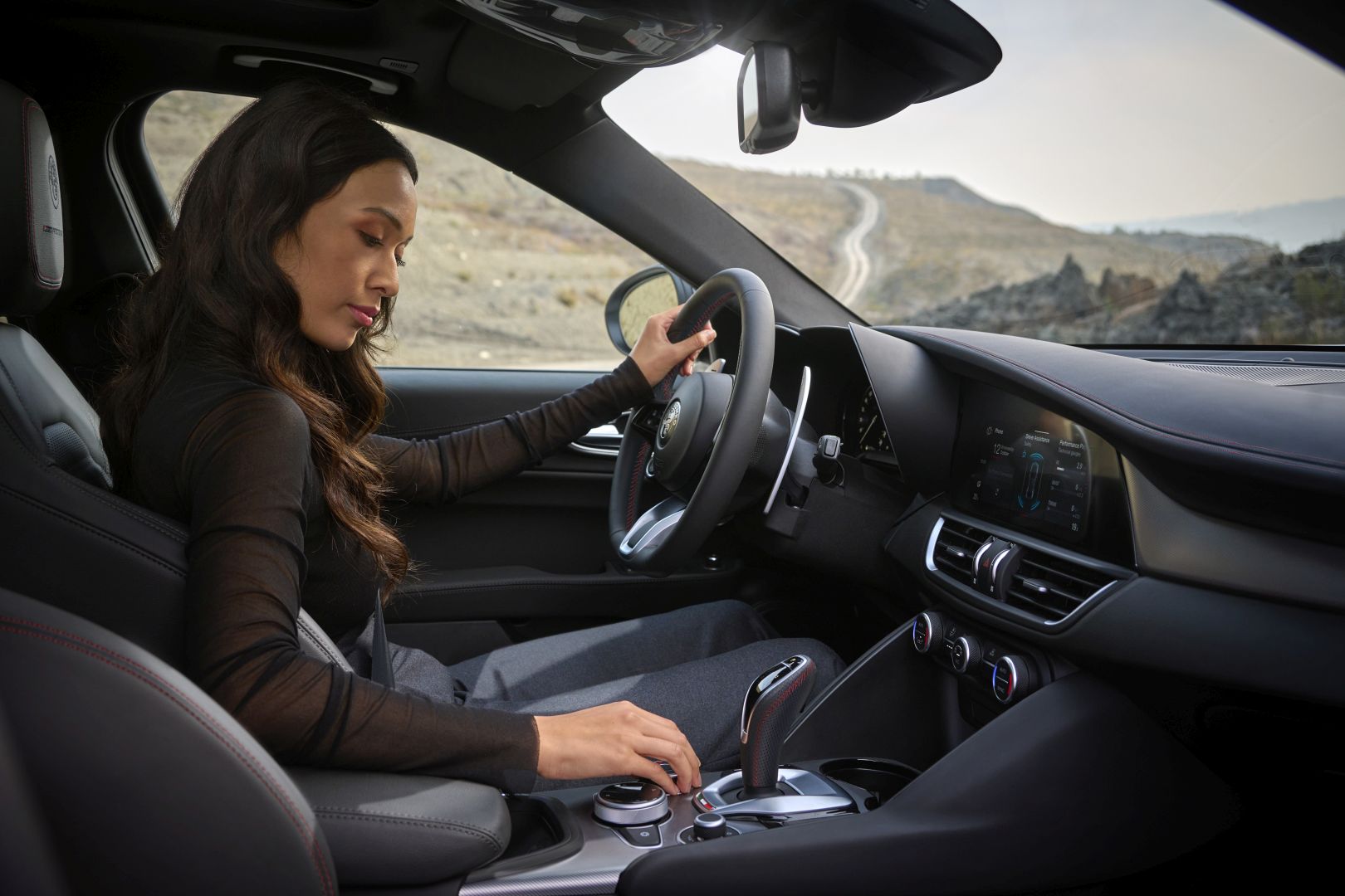 Alfa Romeo Giulia photo 29