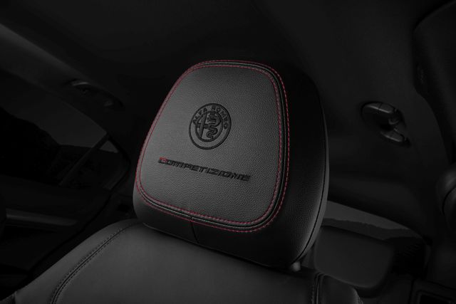 Alfa Romeo Giulia foto 30