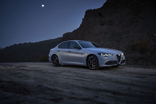 Alfa Romeo Giulia foto 4