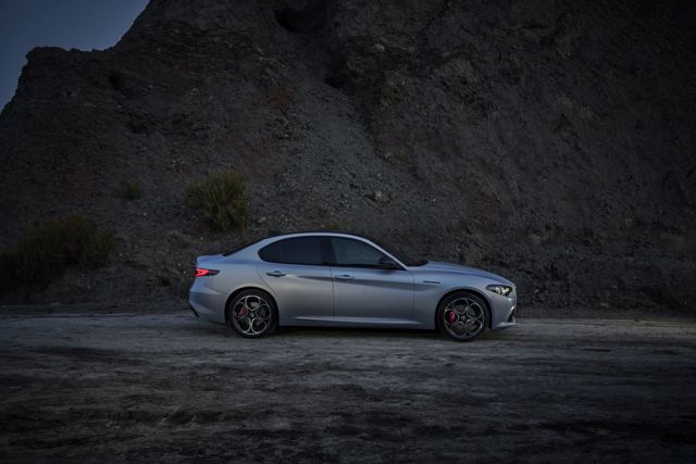 Alfa Romeo Giulia foto 5