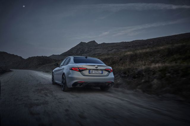 Alfa Romeo Giulia foto 7