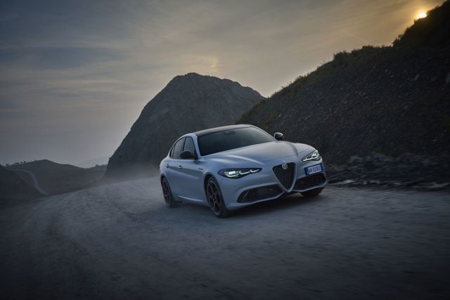 Alfa Romeo Giulia foto 8