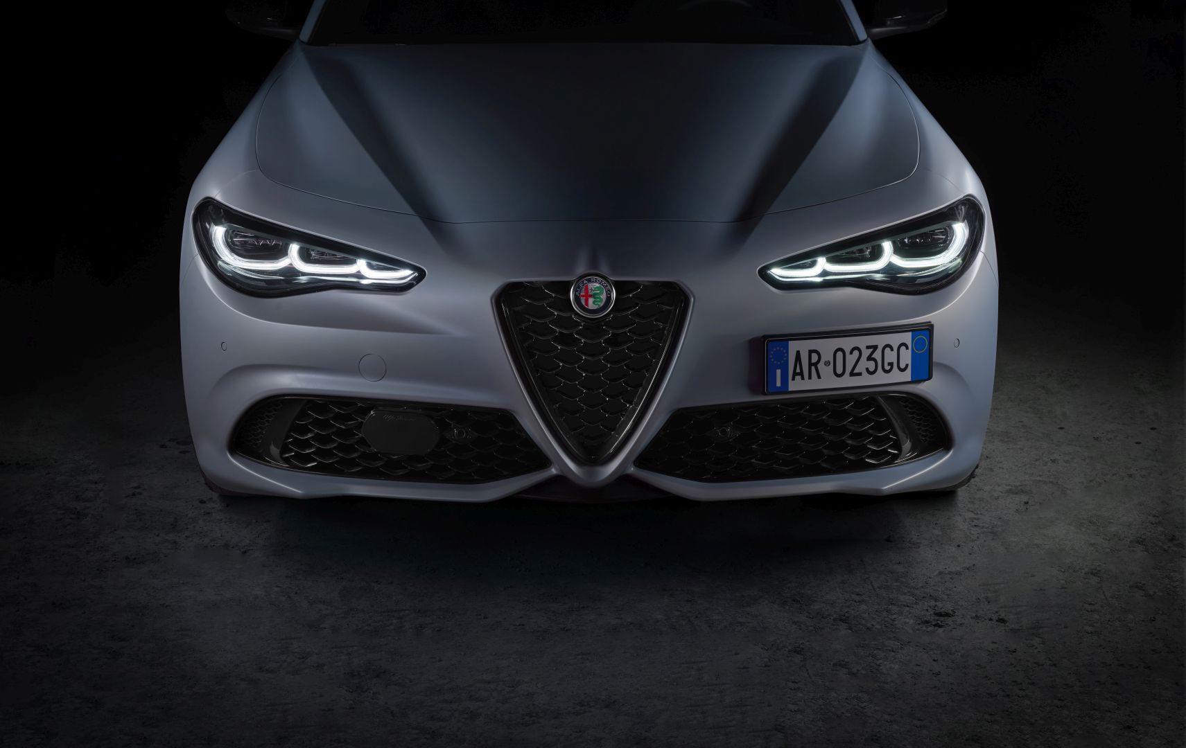 Alfa Romeo Giulia photo 14