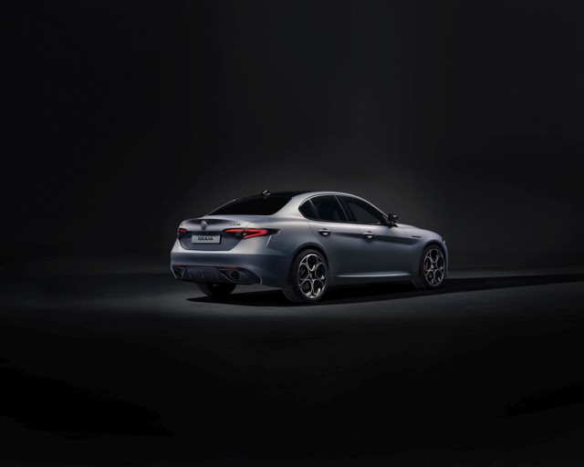 Alfa Romeo Giulia foto 16
