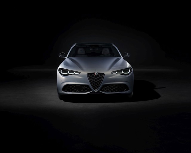 Alfa Romeo Giulia foto 17