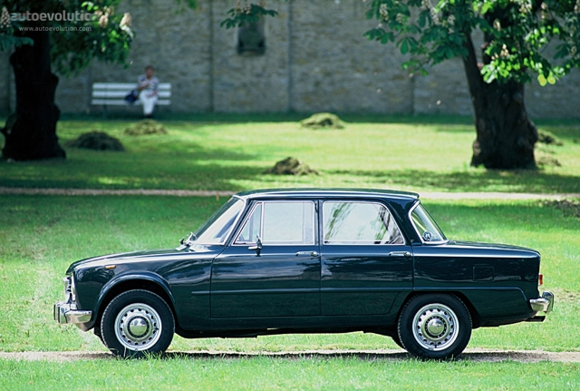 Alfa Romeo Giulia photo 2