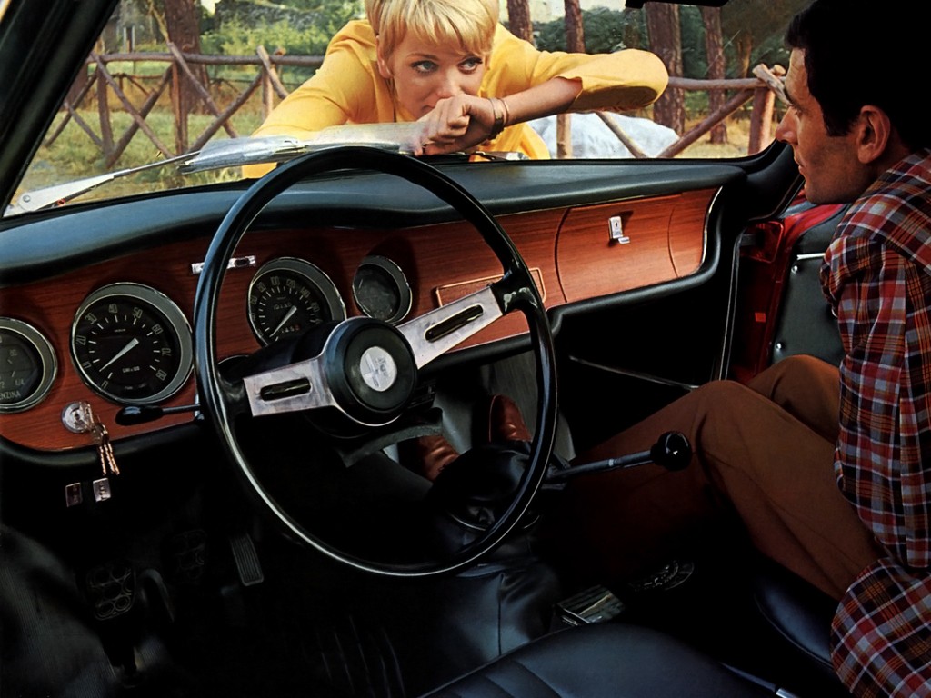 Alfa Romeo Giulia photo 7