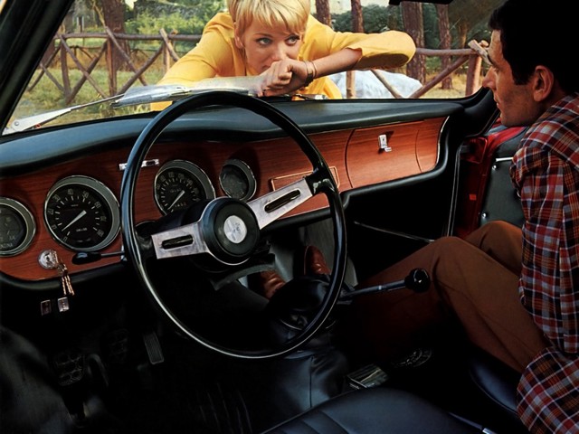 Alfa Romeo Giulia foto 7