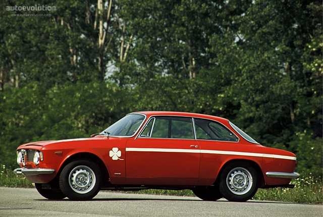 Alfa Romeo Giulia foto 1