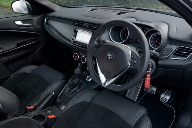 Alfa Romeo Giulietta Quadrifoglio Verde photo 73