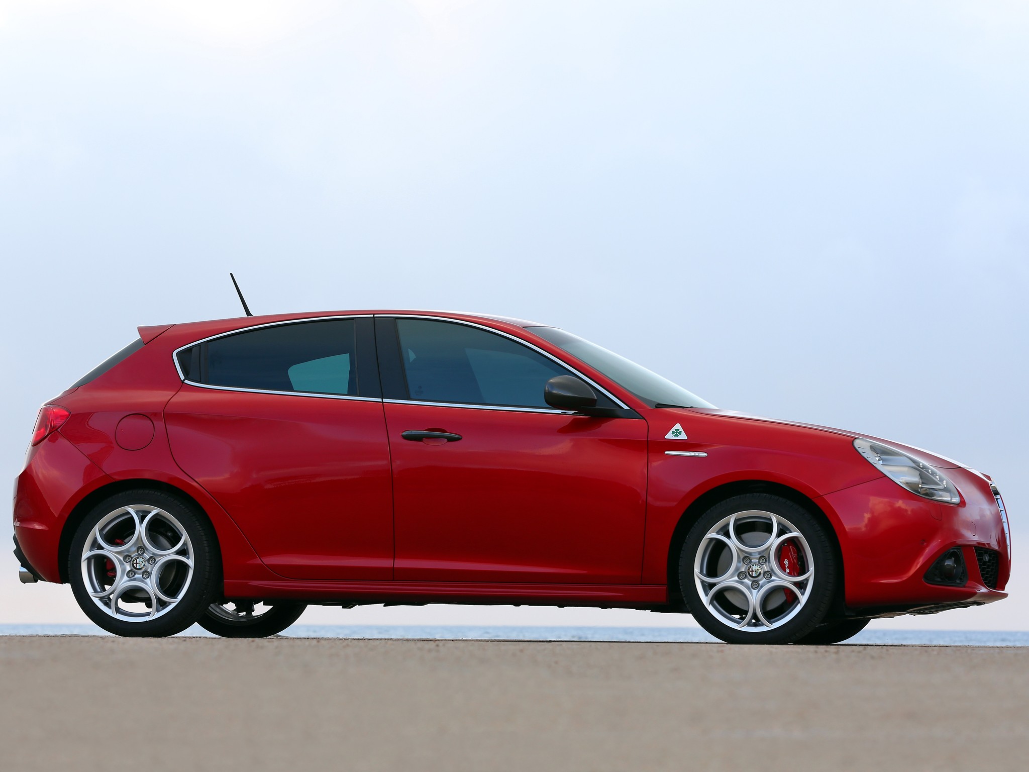 Alfa Romeo Giulietta Quadrifoglio Verde photo 8