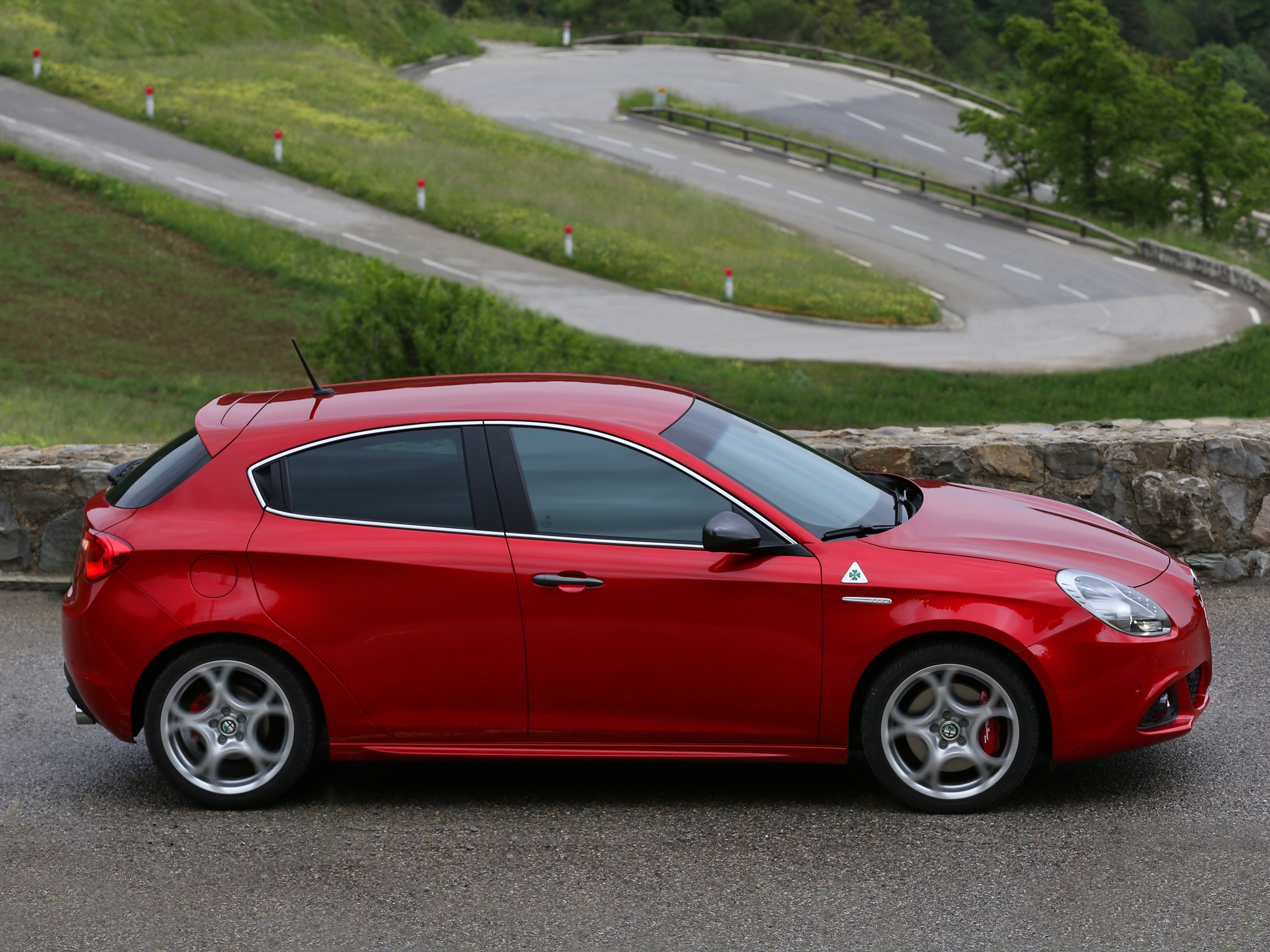 Alfa Romeo Giulietta Quadrifoglio Verde photo 14