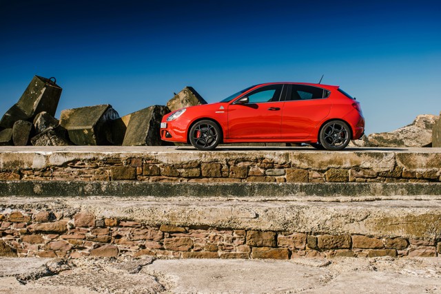 Alfa Romeo Giulietta Quadrifoglio Verde photo 23