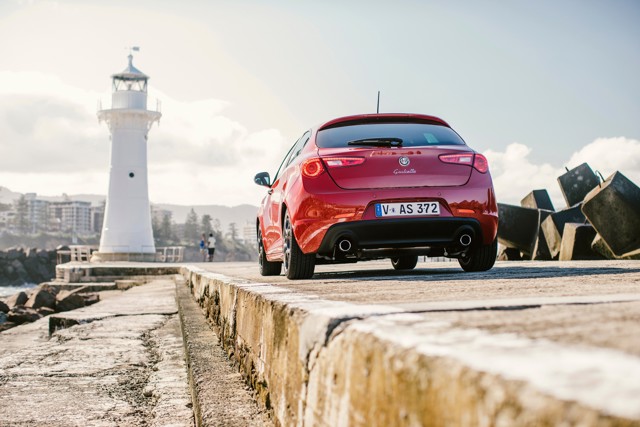 Alfa Romeo Giulietta Quadrifoglio Verde photo 30