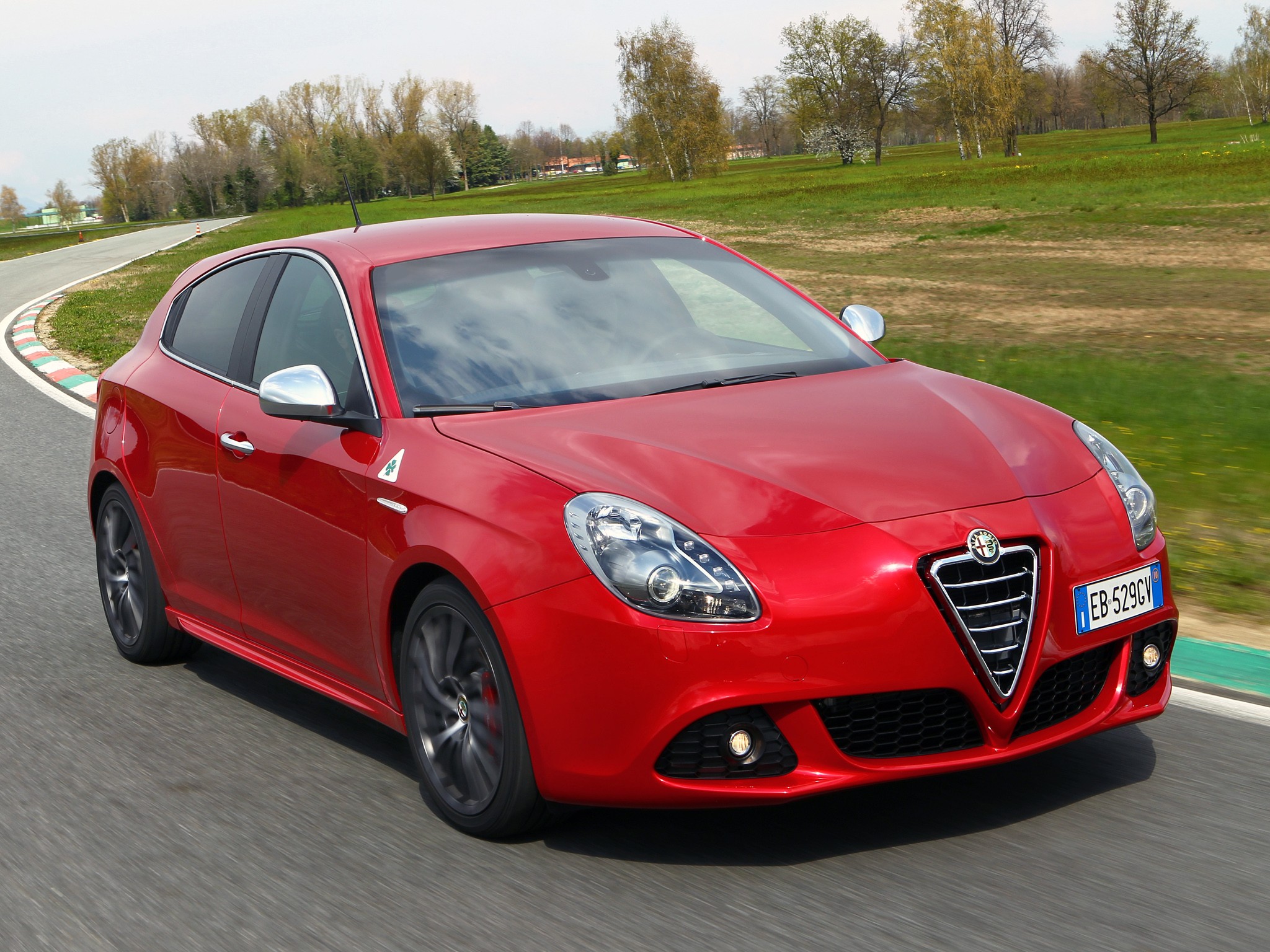Alfa Romeo Giulietta Quadrifoglio Verde photo 43