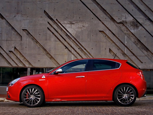 Alfa Romeo Giulietta Quadrifoglio Verde photo 58