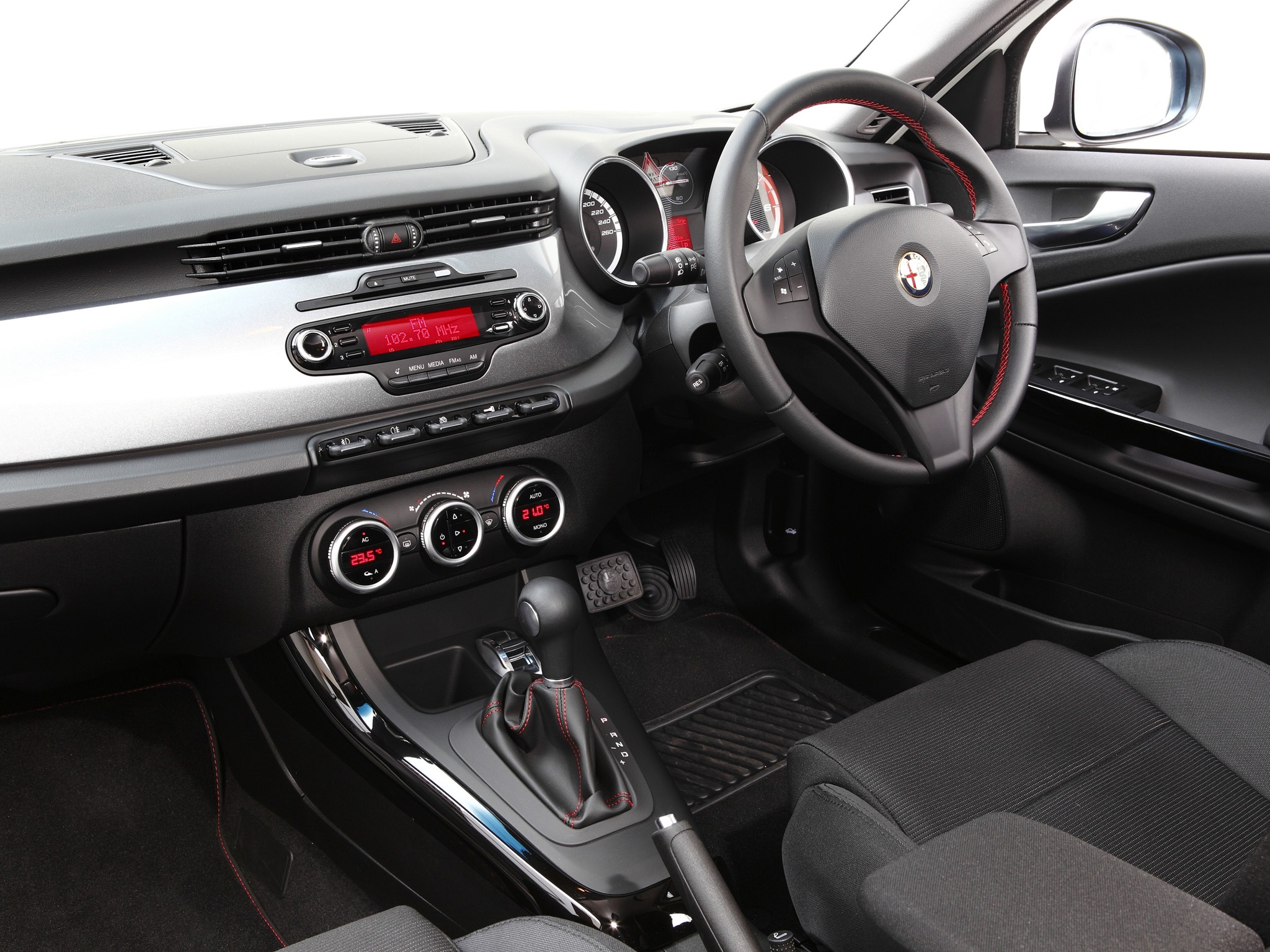 Alfa Romeo Giulietta photo 51