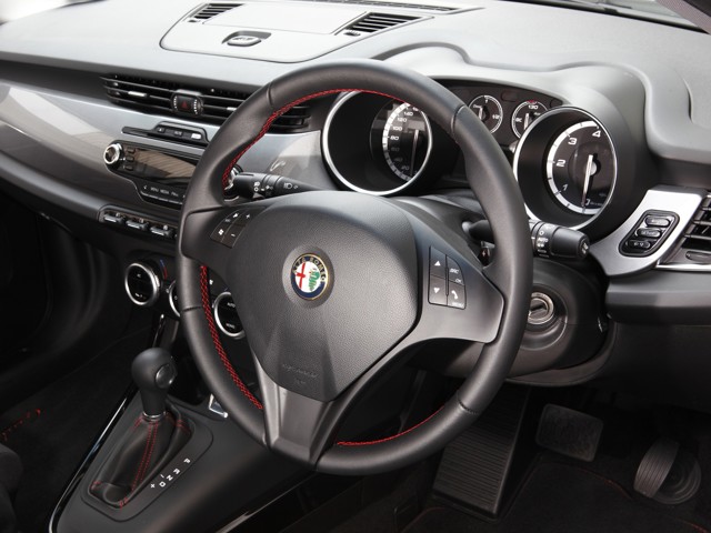 Alfa Romeo Giulietta photo 52