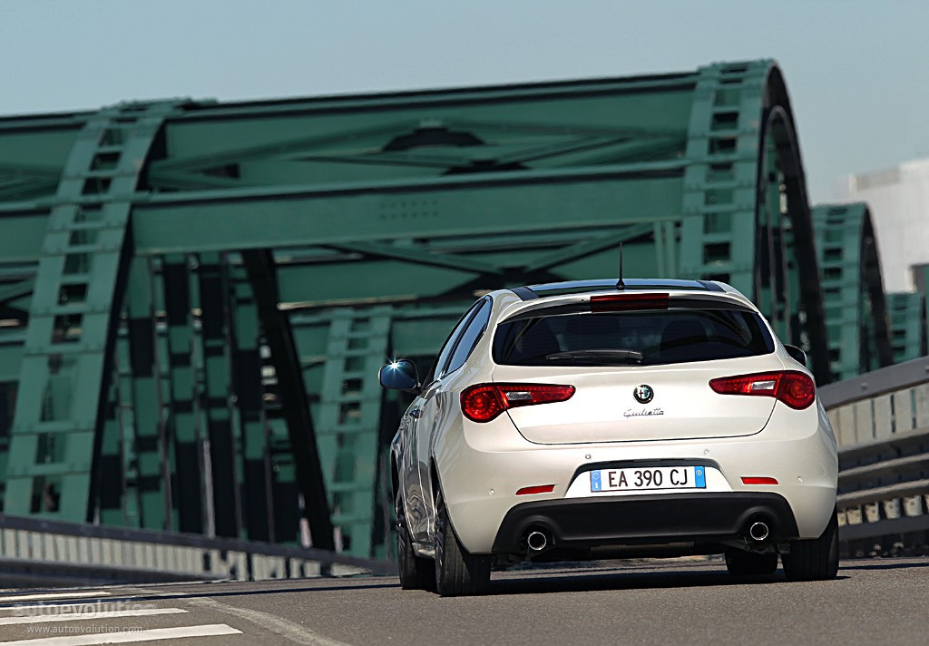 Alfa Romeo Giulietta photo 24