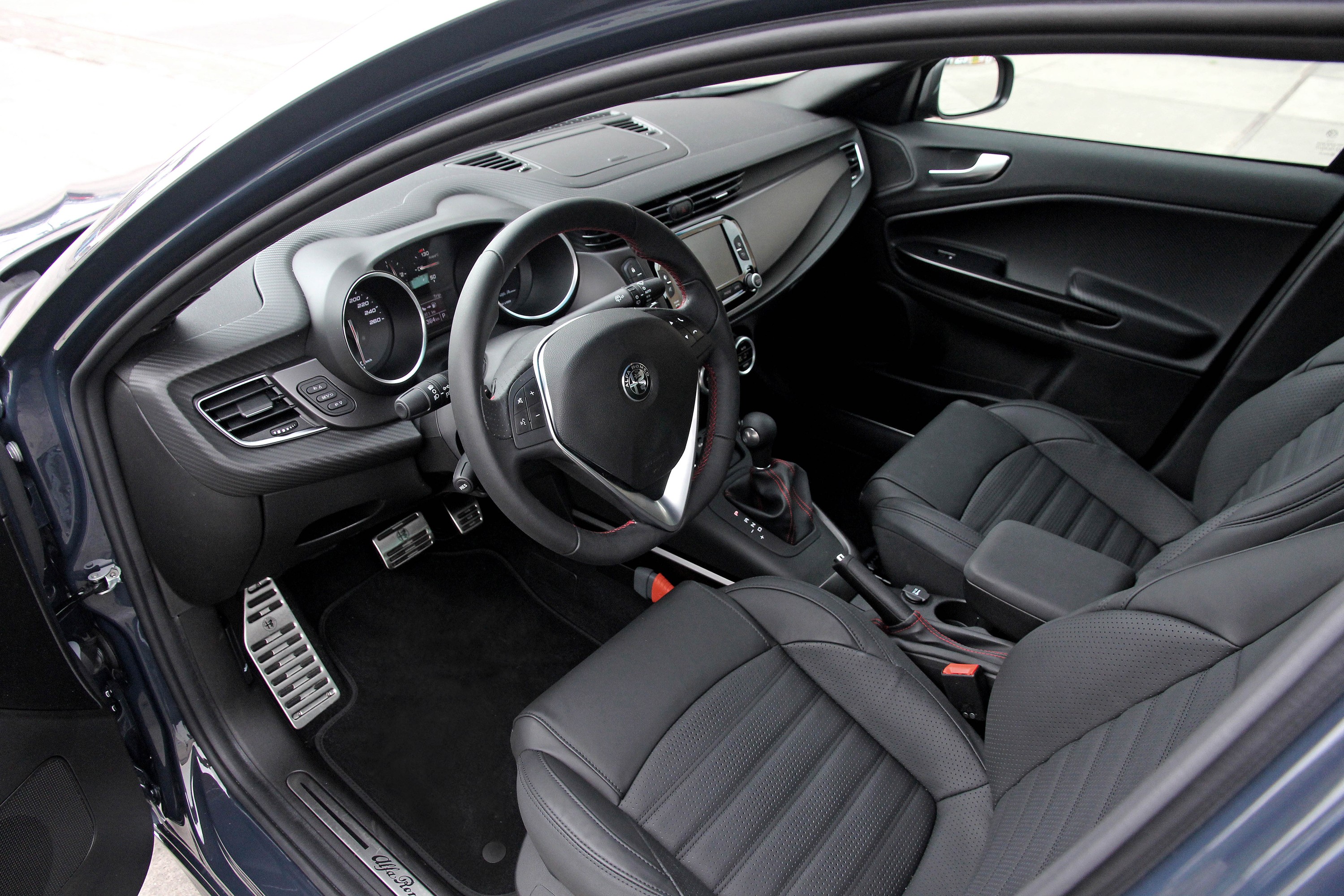 Alfa Romeo Giulietta photo 22