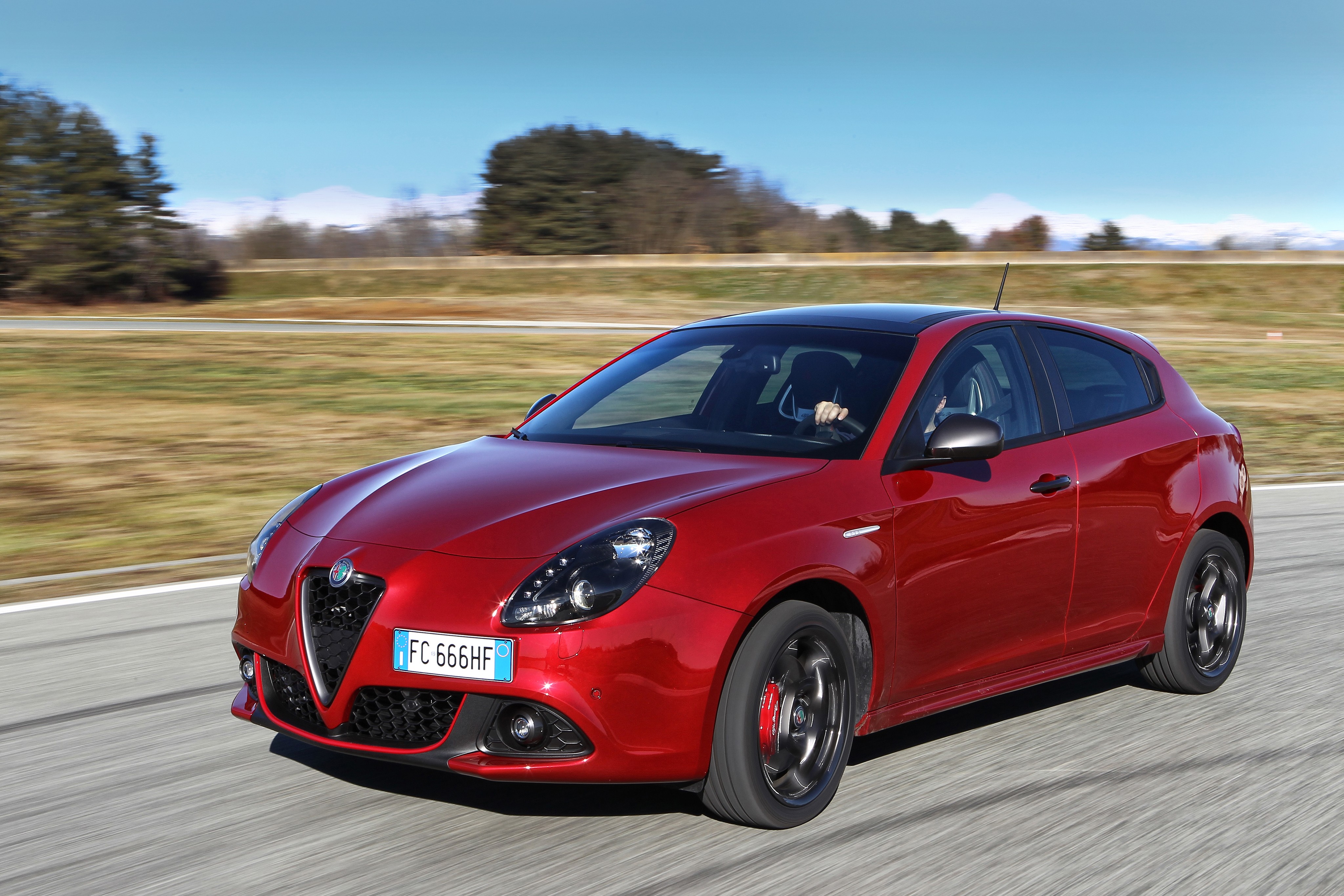 Alfa Romeo Giulietta photo 2