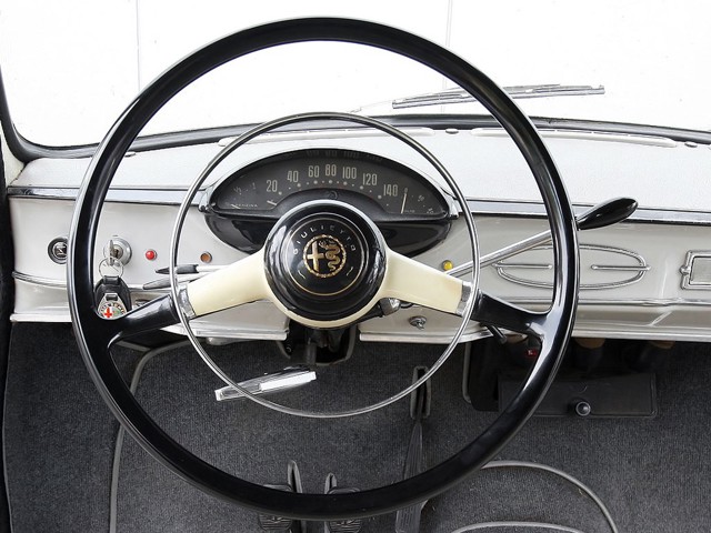 Alfa Romeo Giulietta photo 13