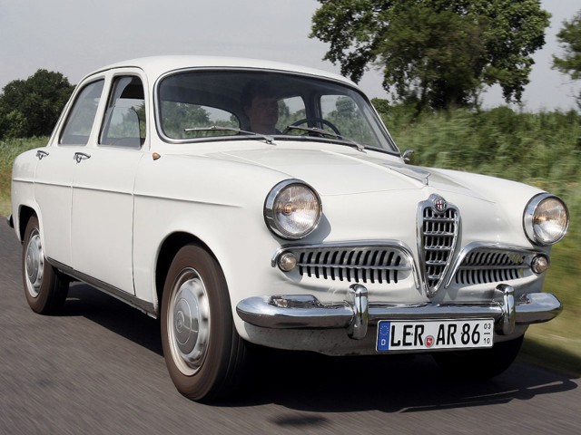 Alfa Romeo Giulietta photo 7