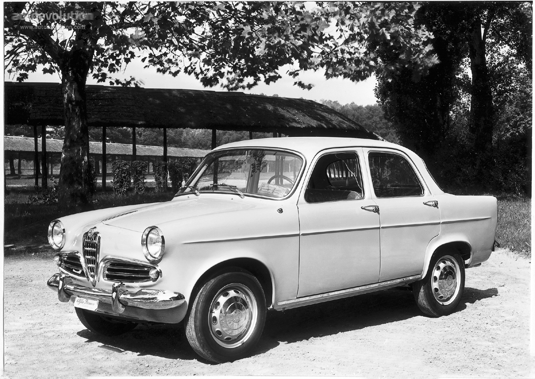 Alfa Romeo Giulietta photo 2