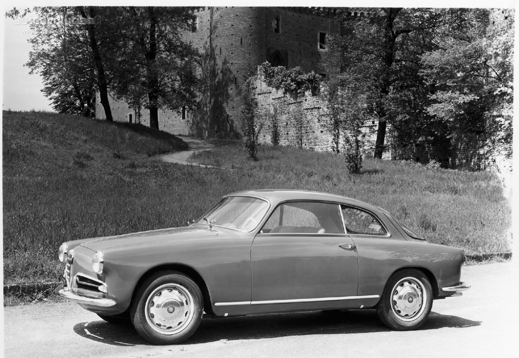 Alfa Romeo Giulietta photo 4
