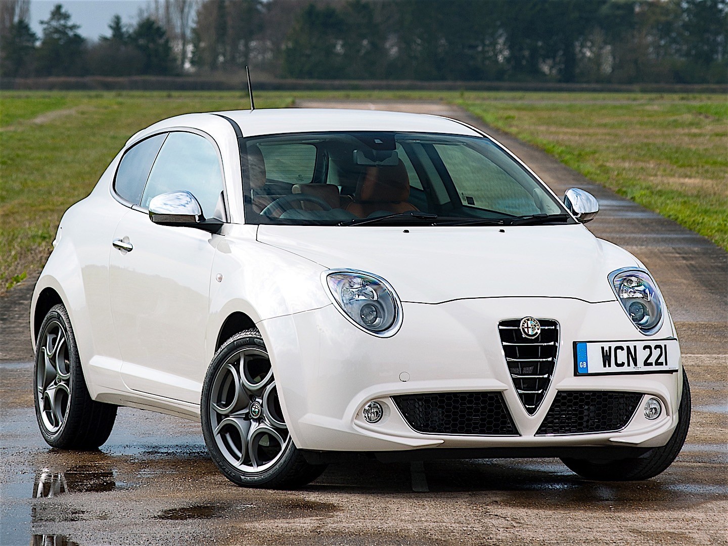 Alfa Romeo Mito photo 2