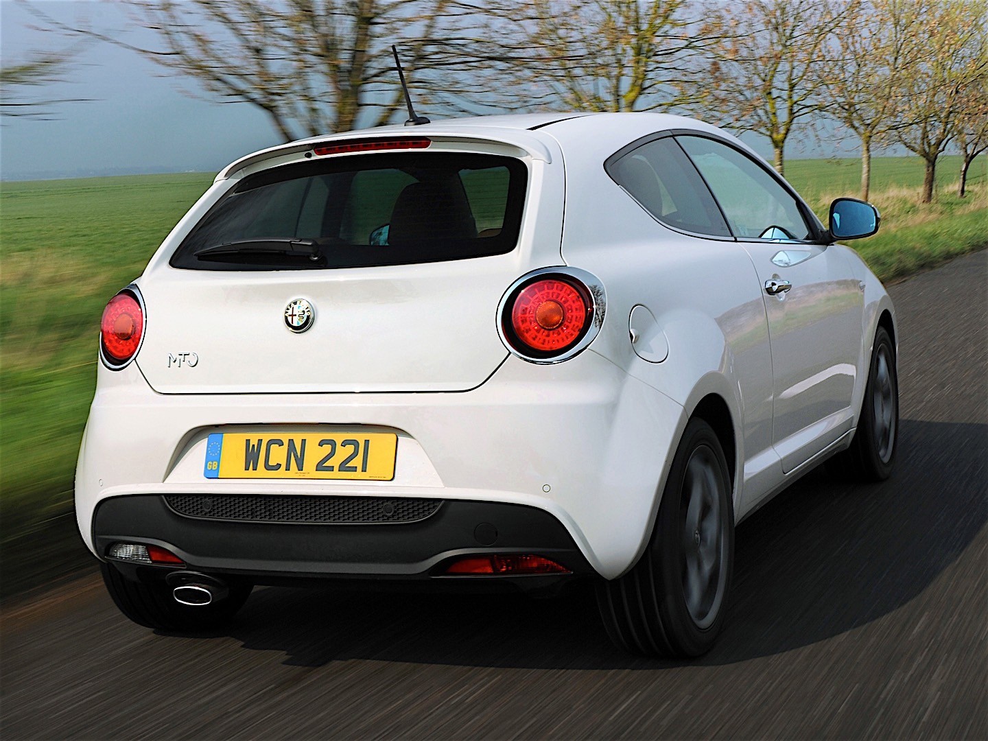 Alfa Romeo Mito photo 3