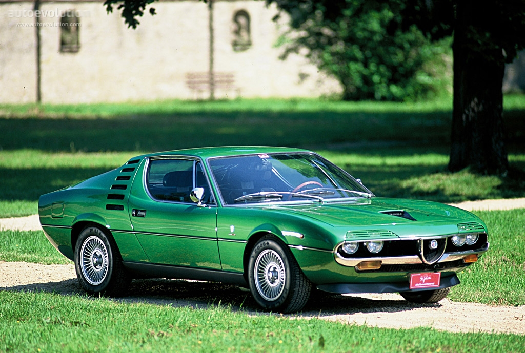 Alfa Romeo Montreal photo 2