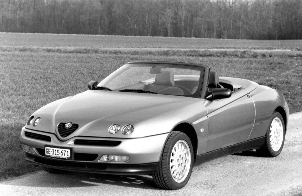 Alfa Romeo Spider photo 10