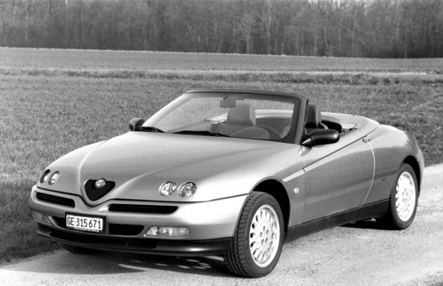 Alfa Romeo Spider photo 10