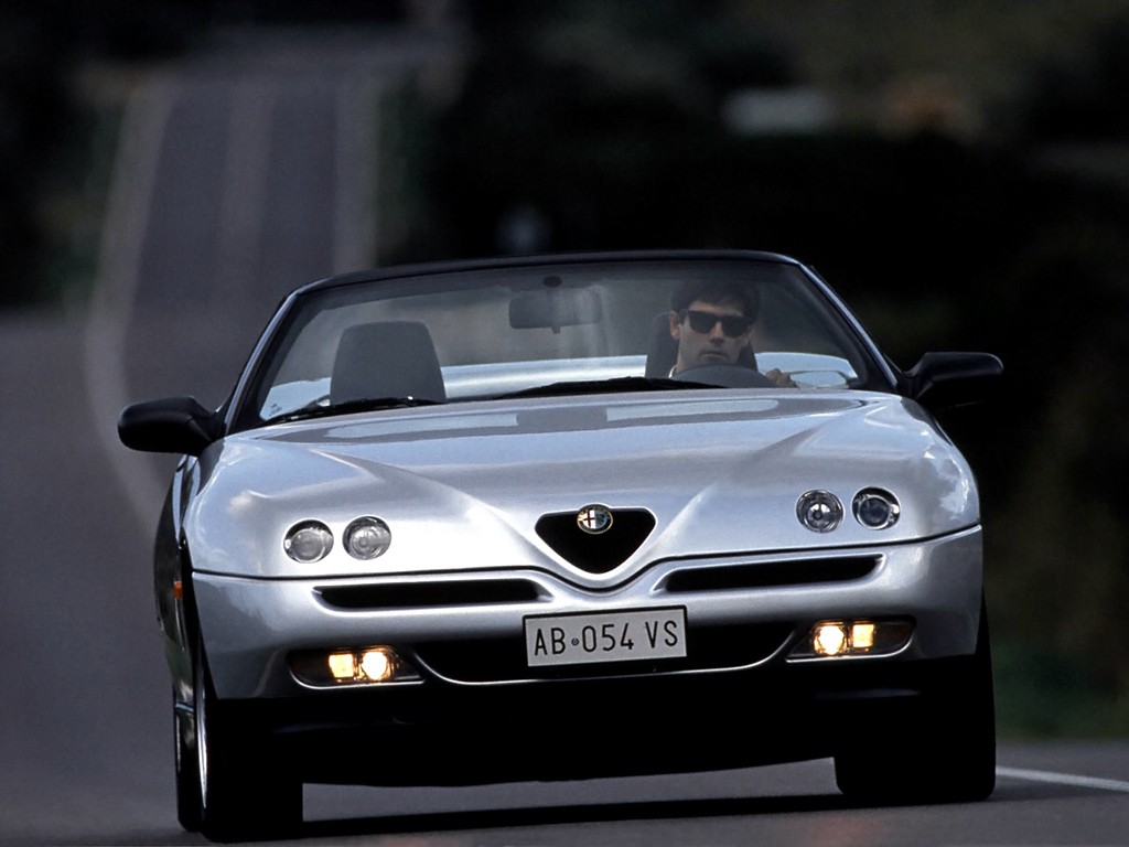 Alfa Romeo Spider photo 11