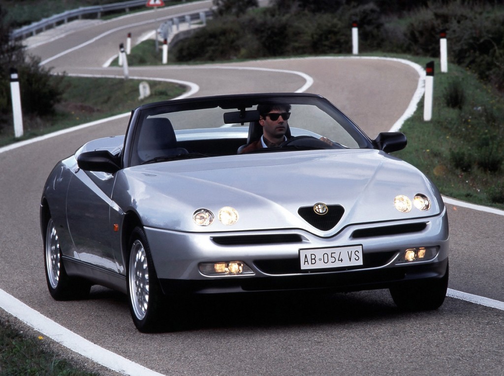 Alfa Romeo Spider photo 12